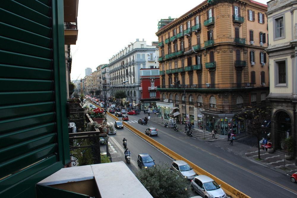 Viaggio A Napoli B&B Luaran gambar