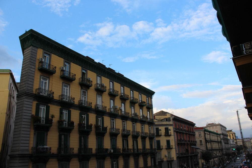 Viaggio A Napoli B&B Luaran gambar